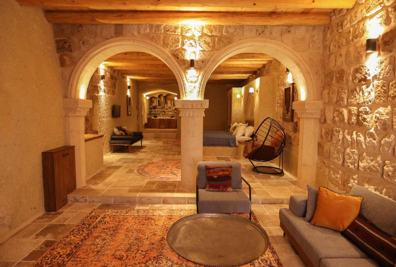 Cappadocia Vita Cave Hotel อูร์กุบ ภายนอก รูปภาพ