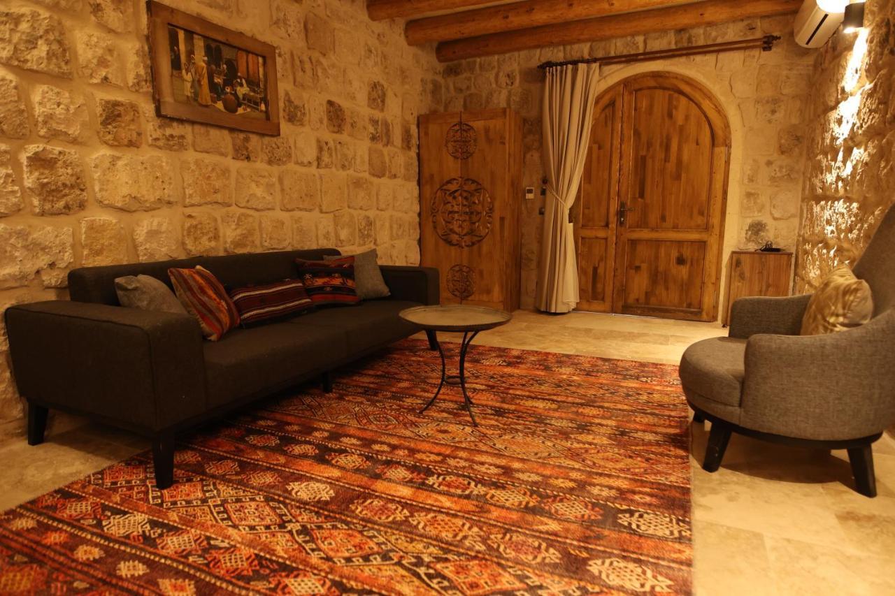 Cappadocia Vita Cave Hotel อูร์กุบ ภายนอก รูปภาพ