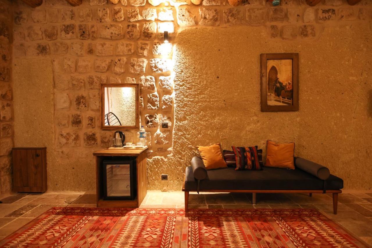 Cappadocia Vita Cave Hotel อูร์กุบ ภายนอก รูปภาพ