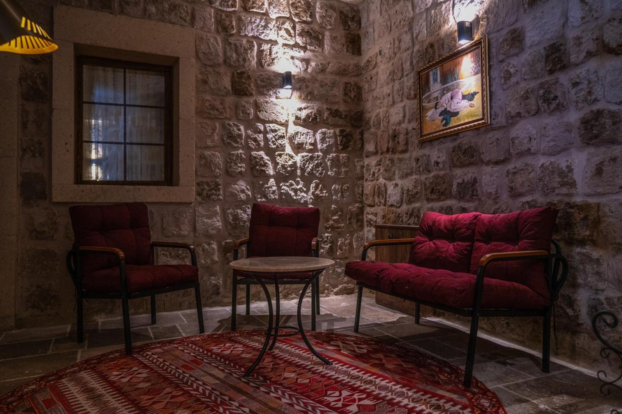 Cappadocia Vita Cave Hotel อูร์กุบ ภายนอก รูปภาพ