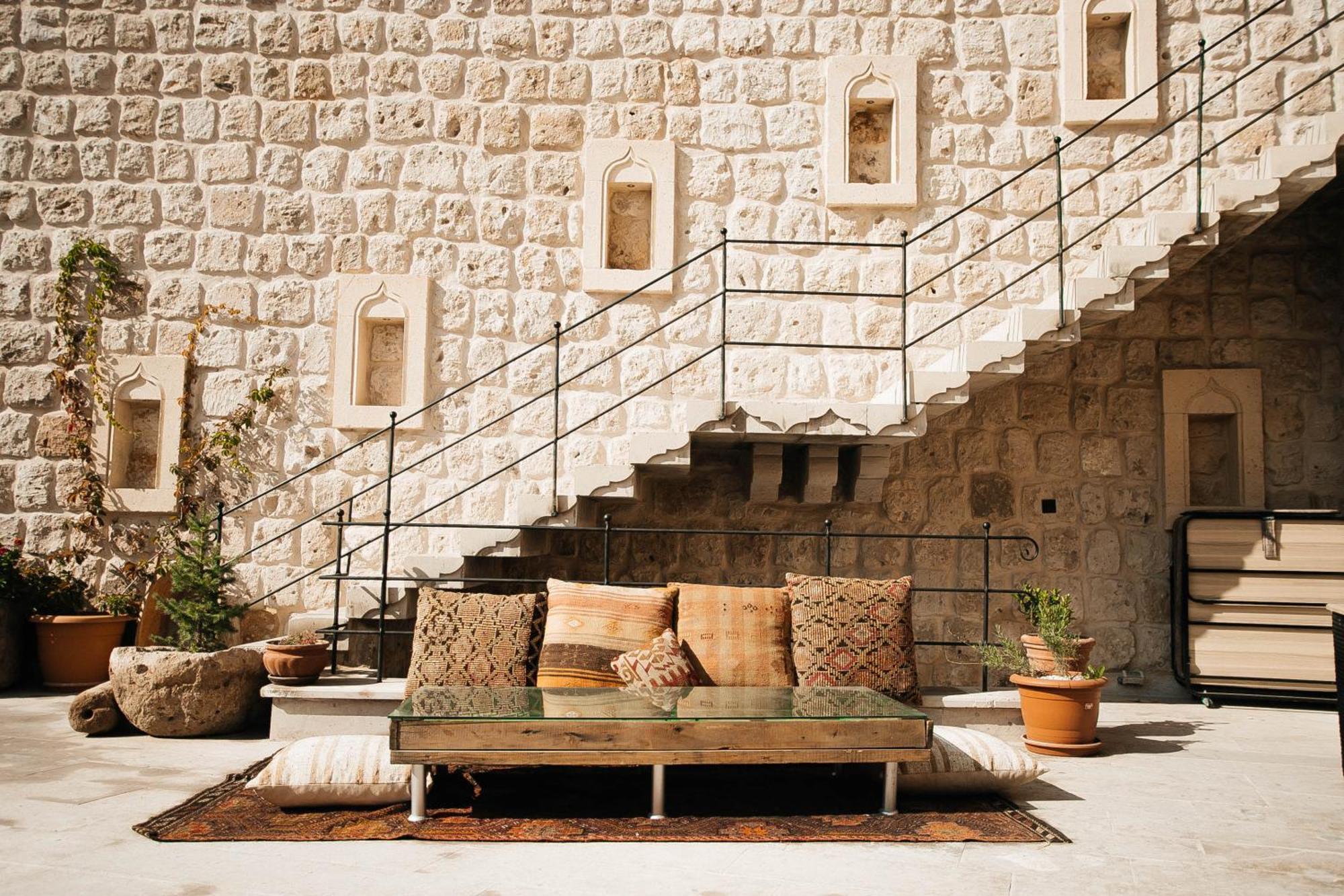 Cappadocia Vita Cave Hotel อูร์กุบ ภายนอก รูปภาพ