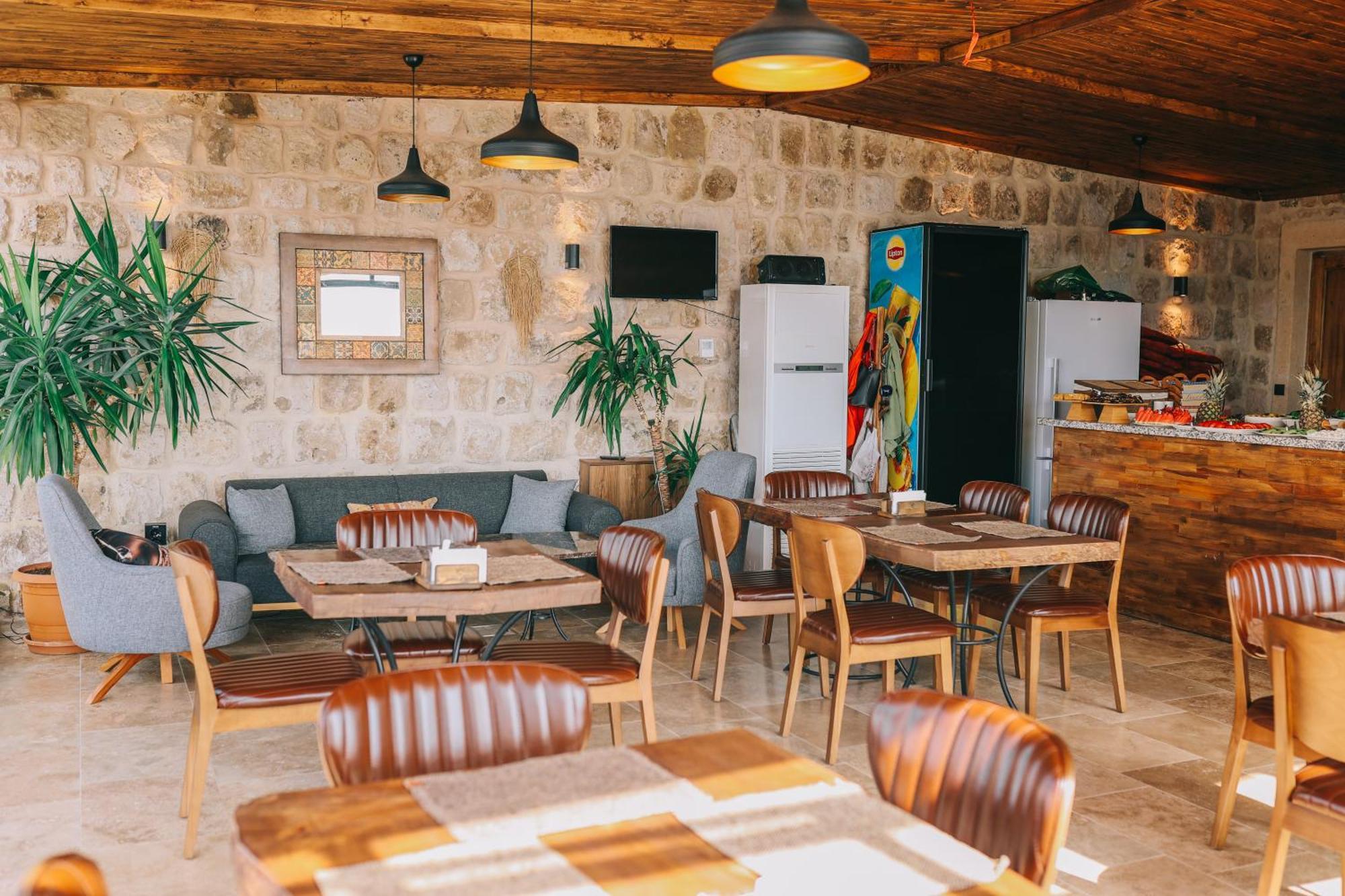 Cappadocia Vita Cave Hotel อูร์กุบ ภายนอก รูปภาพ