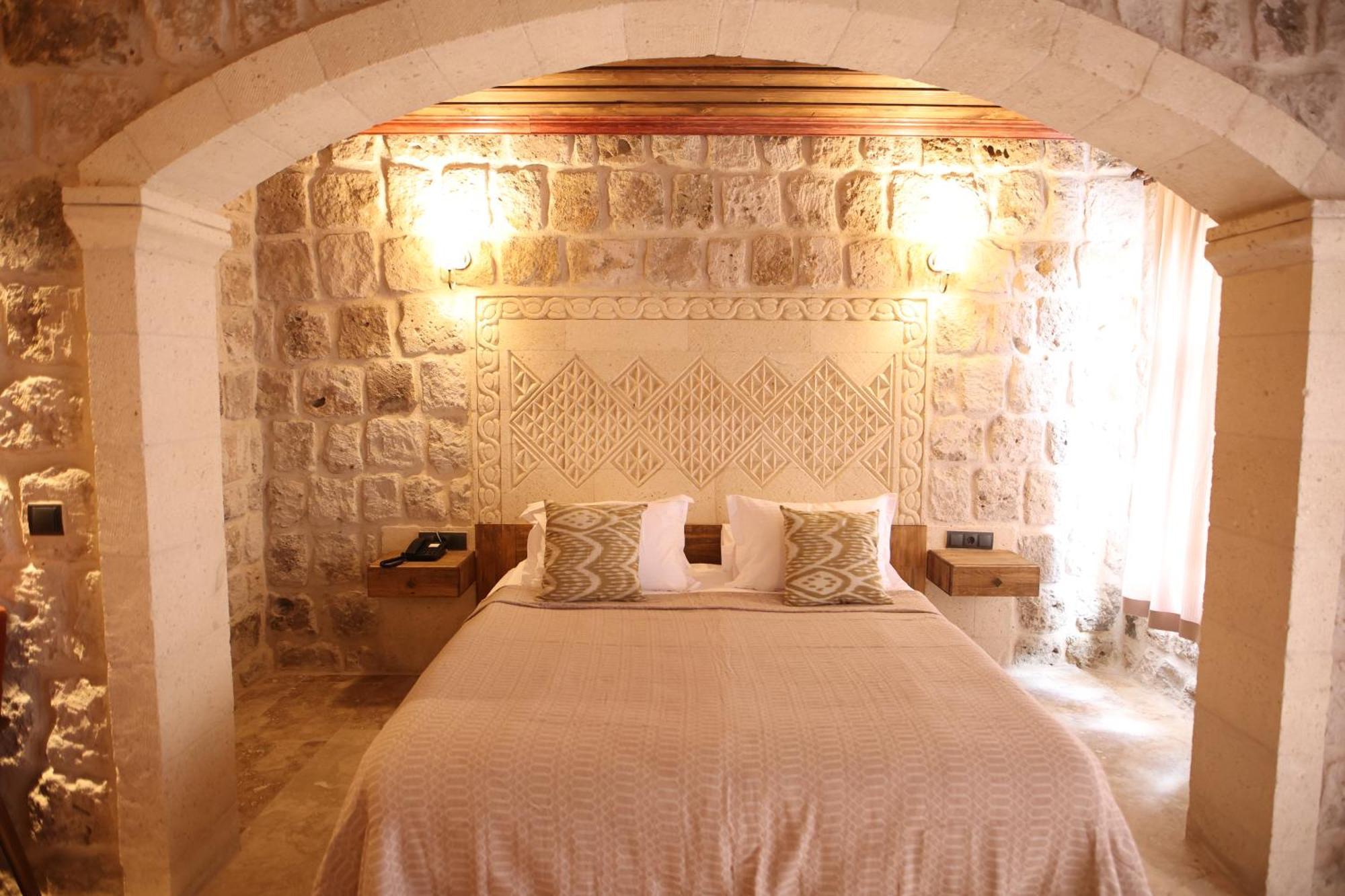 Cappadocia Vita Cave Hotel อูร์กุบ ภายนอก รูปภาพ