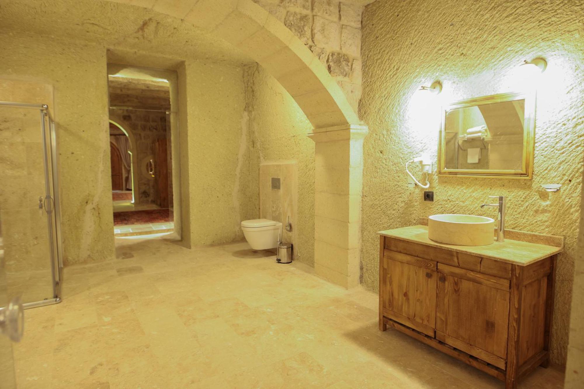 Cappadocia Vita Cave Hotel อูร์กุบ ภายนอก รูปภาพ