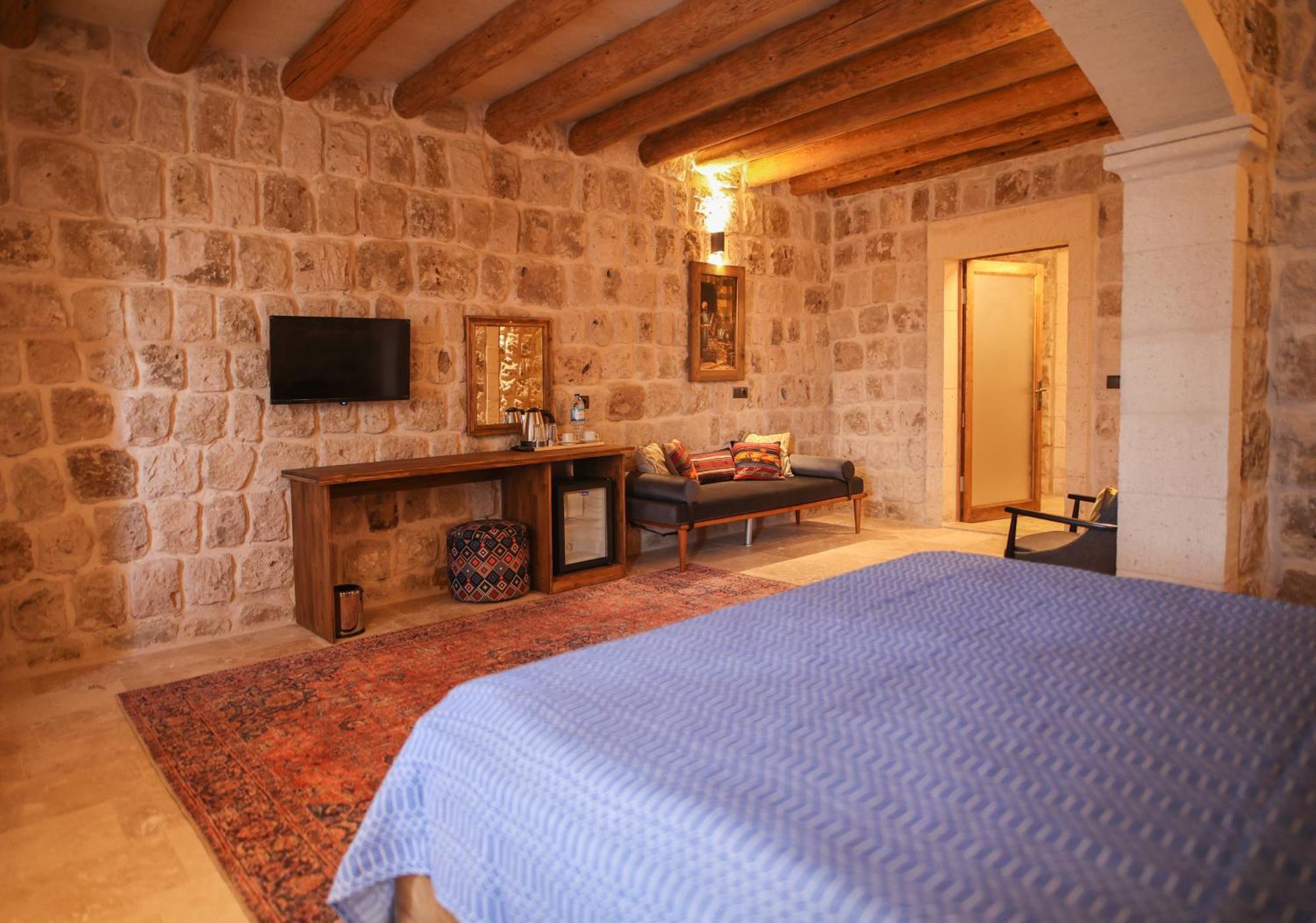 Cappadocia Vita Cave Hotel อูร์กุบ ภายนอก รูปภาพ