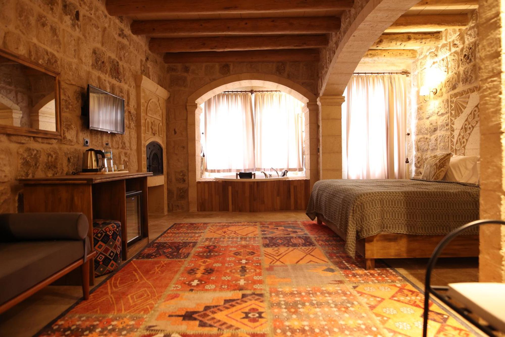Cappadocia Vita Cave Hotel อูร์กุบ ภายนอก รูปภาพ
