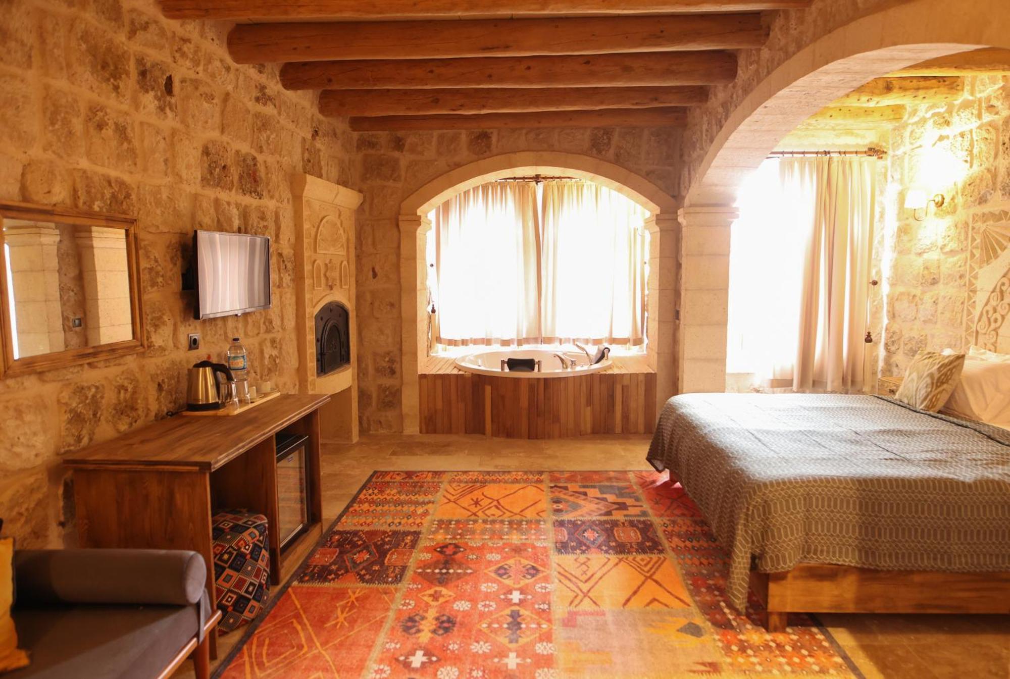 Cappadocia Vita Cave Hotel อูร์กุบ ภายนอก รูปภาพ