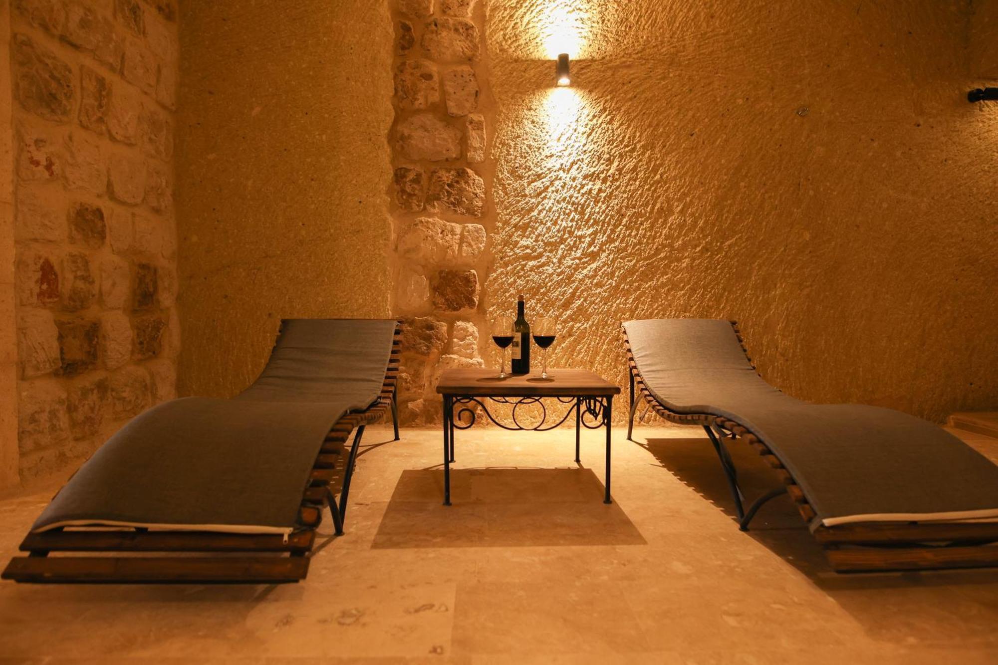 Cappadocia Vita Cave Hotel อูร์กุบ ภายนอก รูปภาพ