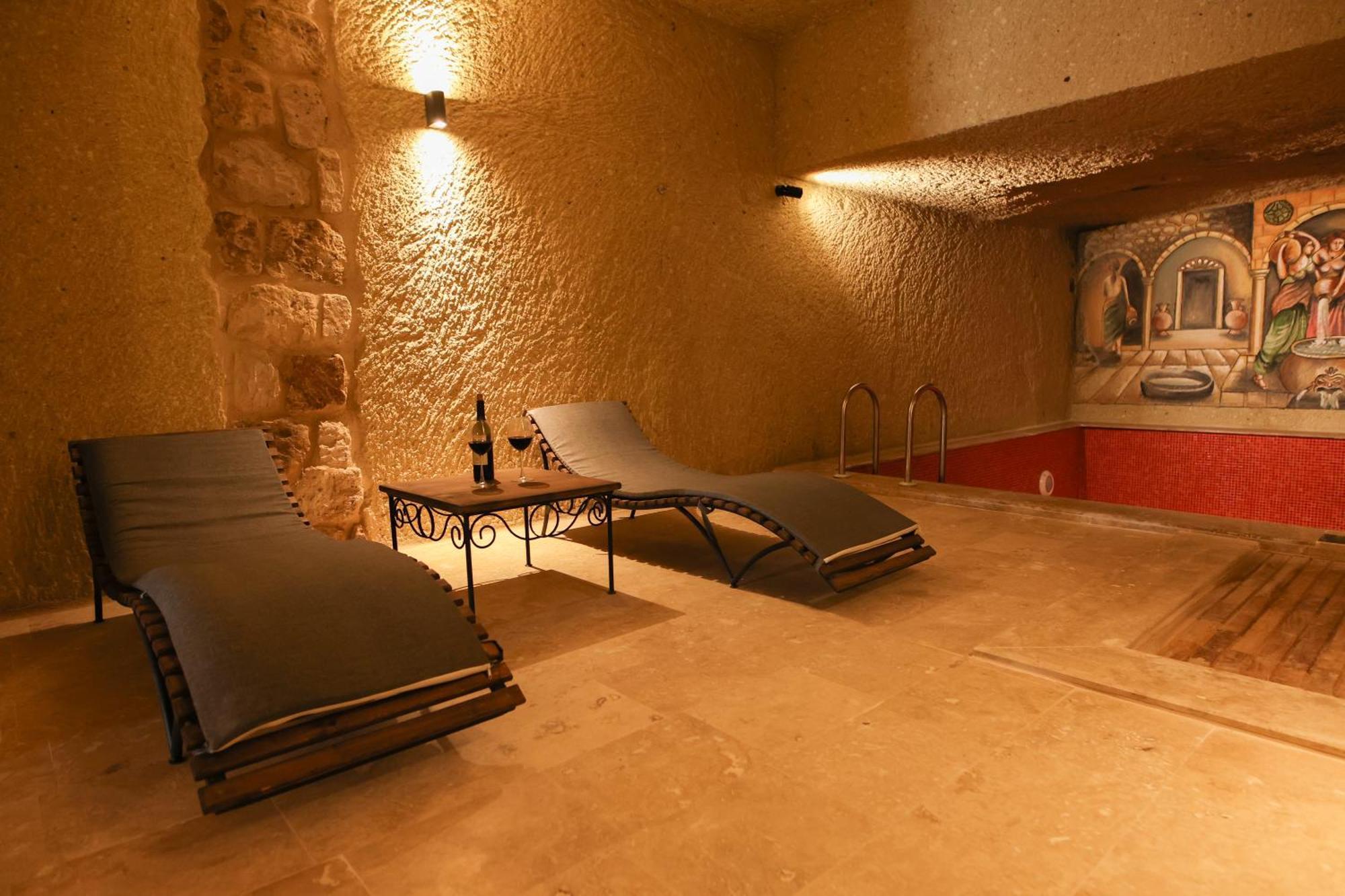 Cappadocia Vita Cave Hotel อูร์กุบ ภายนอก รูปภาพ