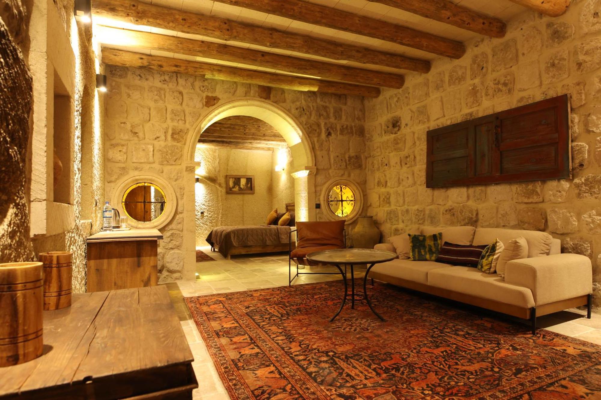 Cappadocia Vita Cave Hotel อูร์กุบ ภายนอก รูปภาพ