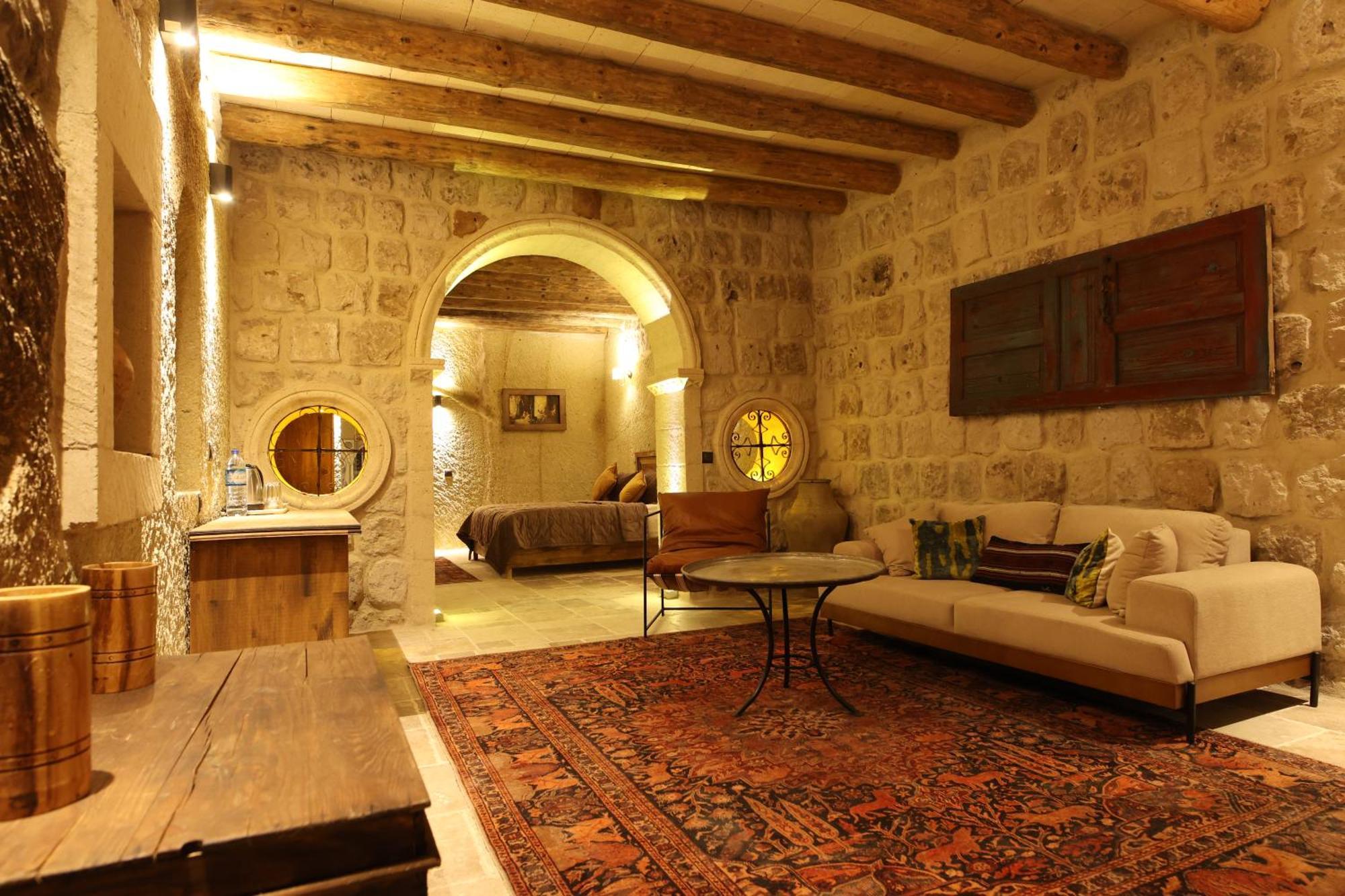 Cappadocia Vita Cave Hotel อูร์กุบ ภายนอก รูปภาพ