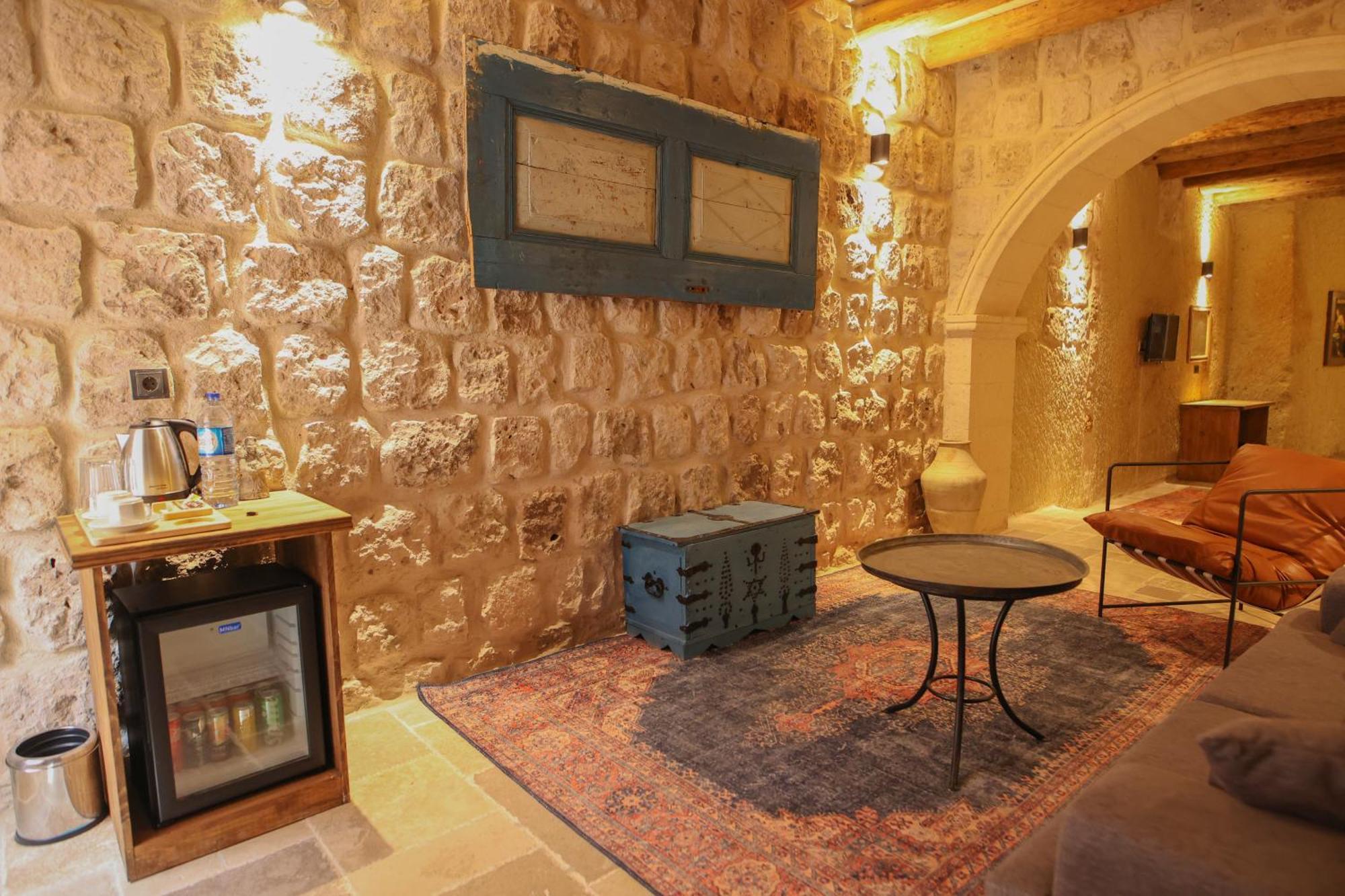Cappadocia Vita Cave Hotel อูร์กุบ ภายนอก รูปภาพ