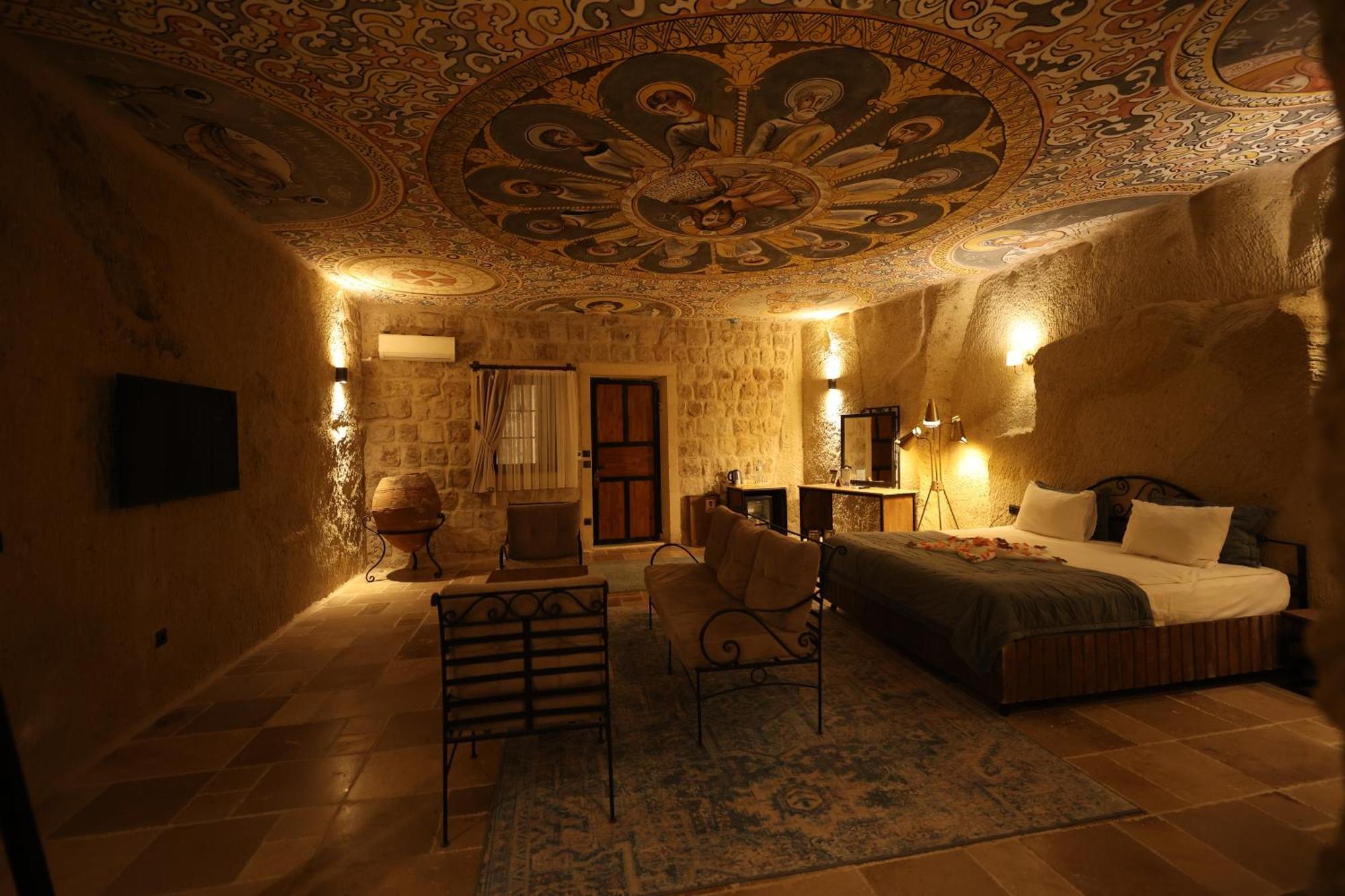 Cappadocia Vita Cave Hotel อูร์กุบ ภายนอก รูปภาพ