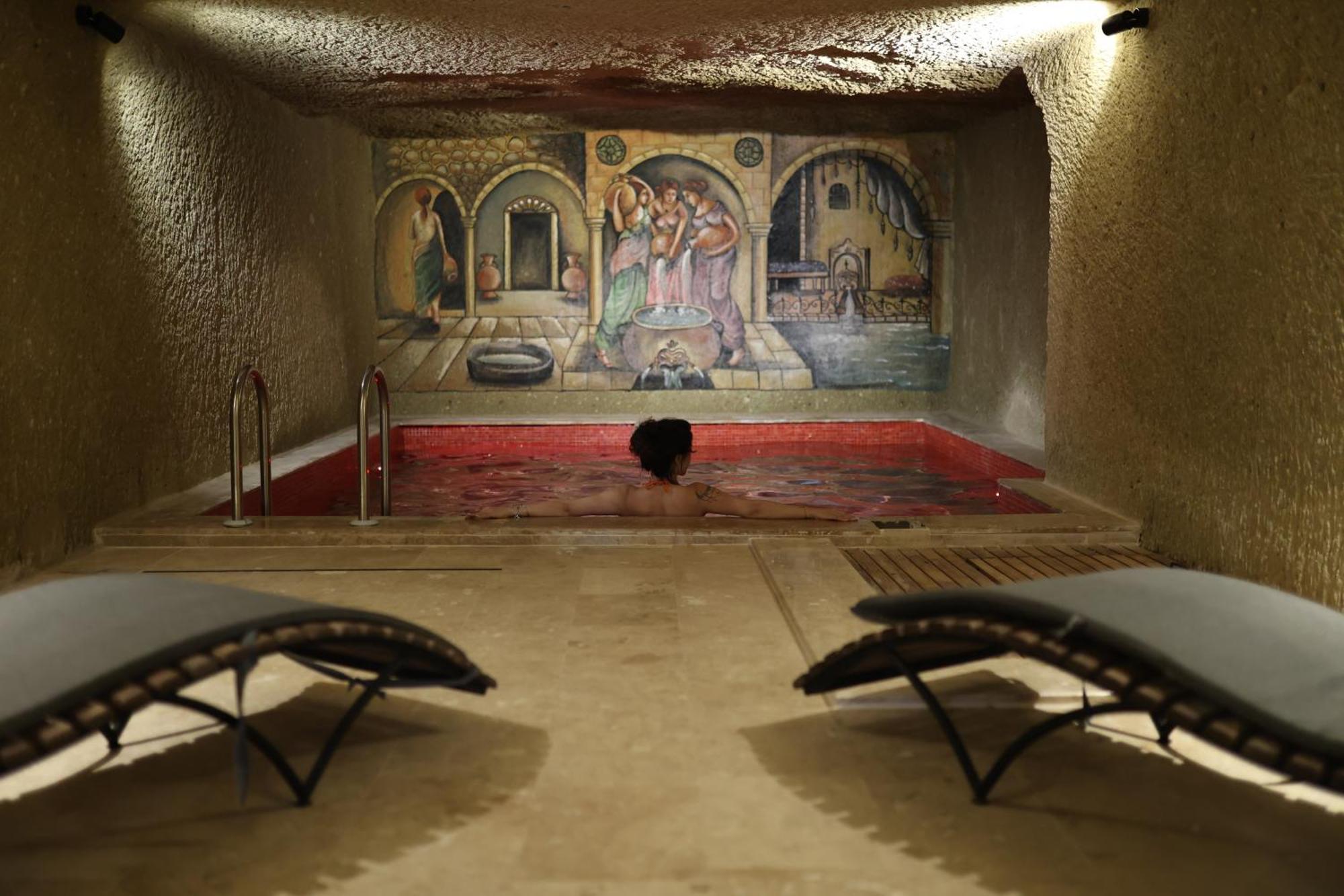 Cappadocia Vita Cave Hotel อูร์กุบ ภายนอก รูปภาพ
