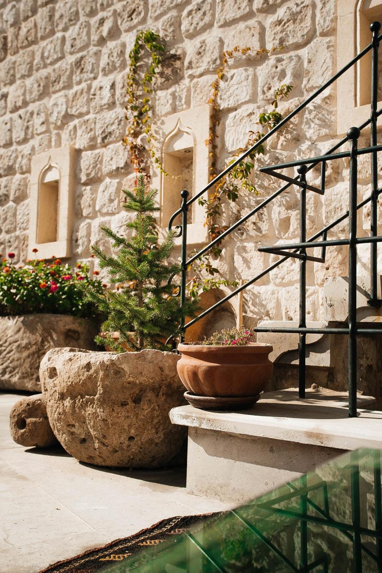 Cappadocia Vita Cave Hotel อูร์กุบ ภายนอก รูปภาพ